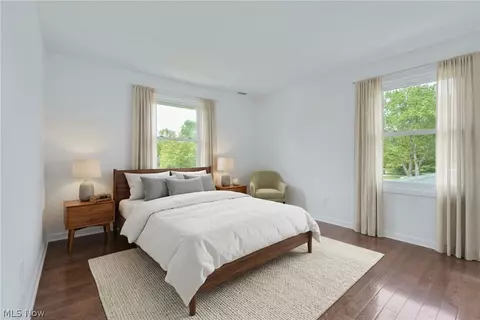 Bedroom - 33065 Arlesford Dr, Solon, OH 44139 photo 2 of 3