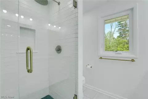 Bath - 33065 Arlesford Dr, Solon, OH 44139 photo 2 of 4