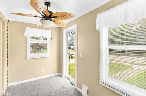 71 Elm St, Struthers, OH 44471 photo 9
