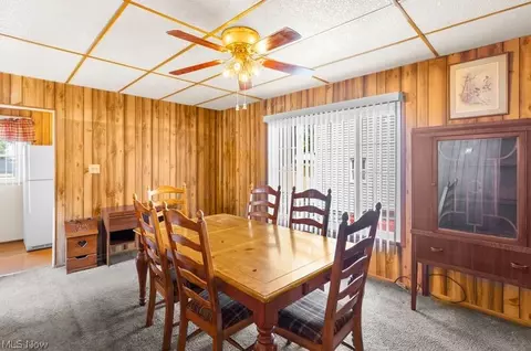 Dining - 71 Elm St, Struthers, OH 44471 photo 2 of 3