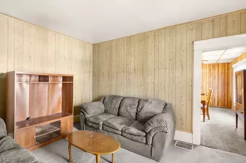 Living - 71 Elm St, Struthers, OH 44471 photo 1 of 2