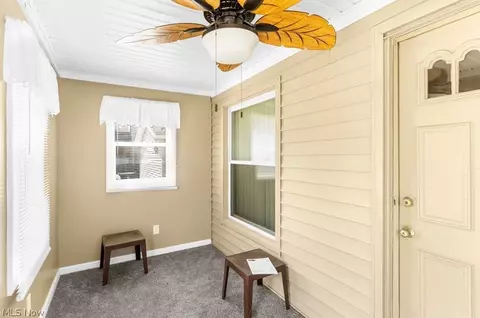Entry Way - 71 Elm St, Struthers, OH 44471 photo 1 of 2