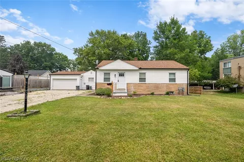 327 Baxter St, Medina, OH 44256