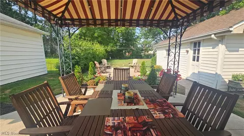 Exterior - 1828 E 291 St, Wickliffe, OH 44092 photo 7 of 8