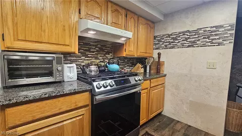 Kitchen - 1828 E 291 St, Wickliffe, OH 44092 photo 3 of 3