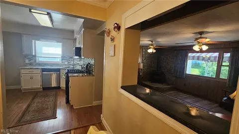 Entry Way - 1828 E 291 St, Wickliffe, OH 44092 photo 1 of 3