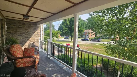 Exterior - 1828 E 291 St, Wickliffe, OH 44092 photo 2 of 8