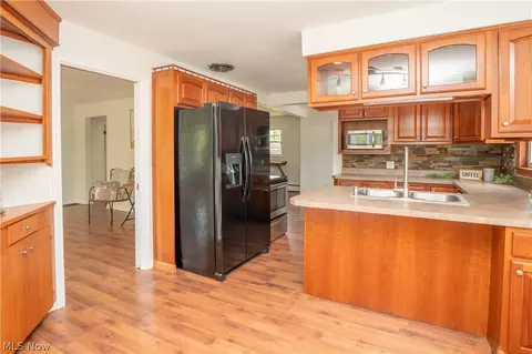 Kitchen - 3920 Ashwood St NW, Canton, OH 44708 photo 2 of 6
