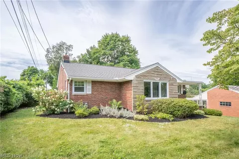 Exterior - 3920 Ashwood St NW, Canton, OH 44708 photo 8 of 9