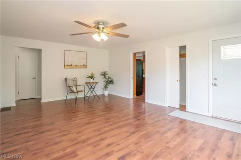 Living - 3920 Ashwood St NW, Canton, OH 44708 photo 2 of 5