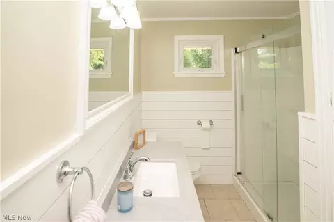 Bath - 3920 Ashwood St NW, Canton, OH 44708 photo 1 of 6