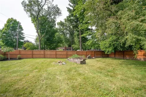 Exterior - 3920 Ashwood St NW, Canton, OH 44708 photo 6 of 9