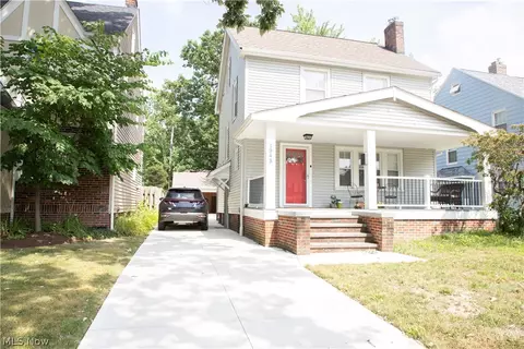 1945 Staunton Rd, Cleveland Heights, OH 44118