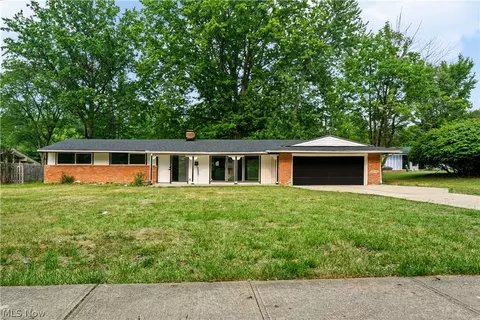 2203 Lee Blvd, East Cleveland, OH 44112