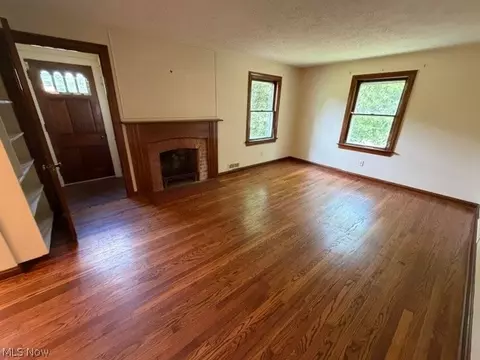 Living - 3452 Hillside Rd, Seven Hills, OH 44131 photo 1 of 3