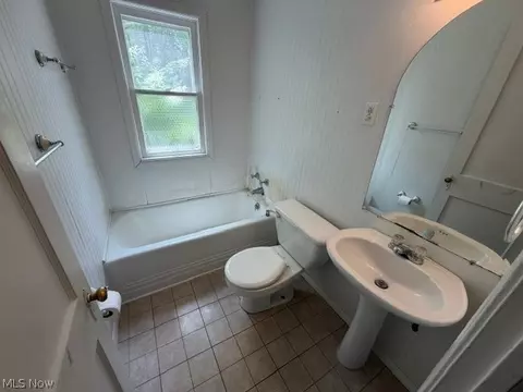 Bath - 3452 Hillside Rd, Seven Hills, OH 44131 photo 1 of 2