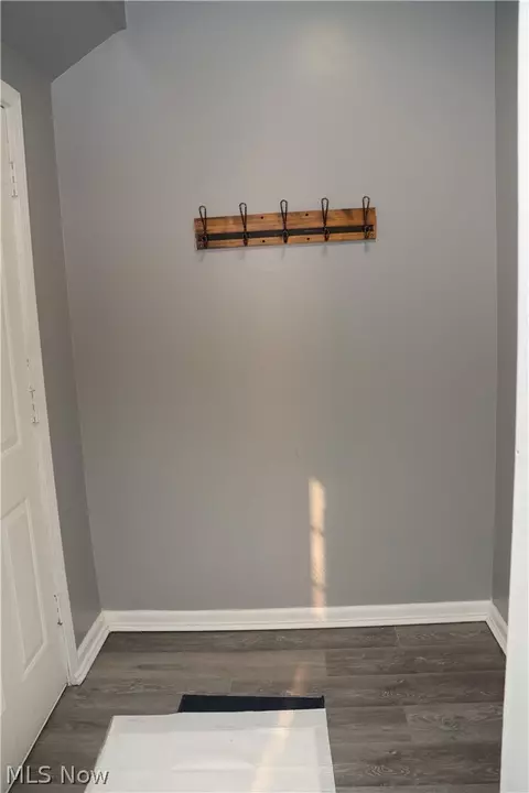 Entry Way - 240 E Miller Ave, Akron, OH 44301 photo 3 of 3
