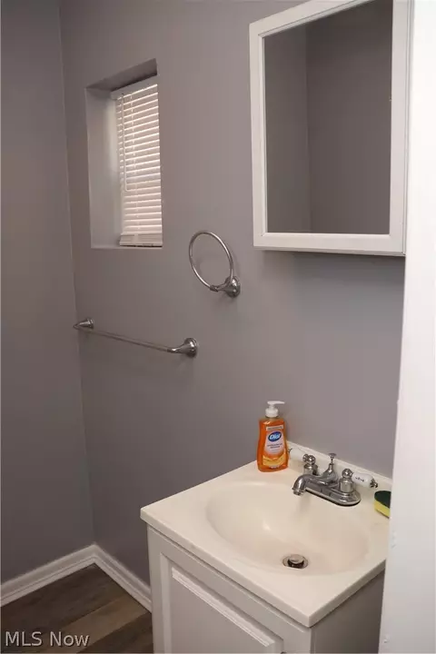 Bath - 240 E Miller Ave, Akron, OH 44301 photo 1 of 1