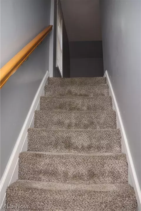 Entry Way - 240 E Miller Ave, Akron, OH 44301 photo 2 of 3