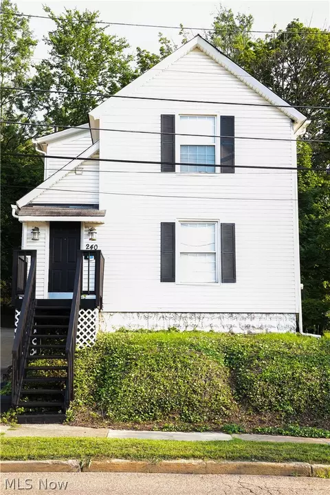 240 E Miller Ave, Akron, OH 44301