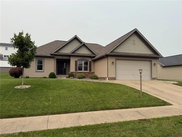 485 Gasser Cir SE, New Philadelphia, OH 44663