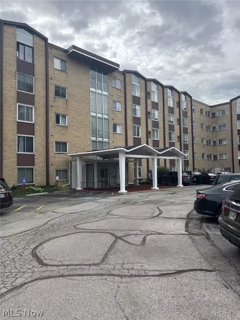25735 Lorain Rd #524, North Olmsted, OH 44070