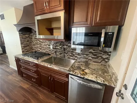 Kitchen - 280 Buckner Dr, Euclid, OH 44123 photo 1 of 4