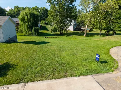 E Wildwood Drive, Parkersburg, WV 26101
