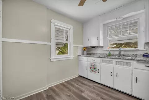 127 Lafayette St, Elyria, OH 44035 photo 7