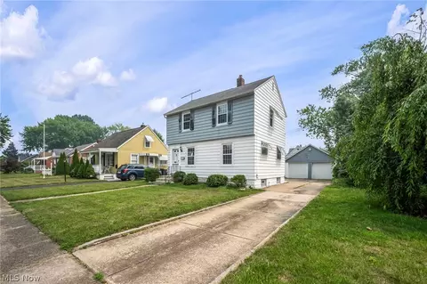 127 Lafayette St, Elyria, OH 44035 photo 4