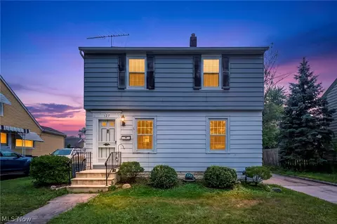 127 Lafayette St, Elyria, OH 44035 photo 2