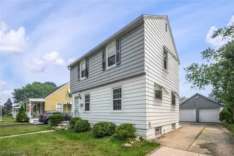 127 Lafayette St, Elyria, OH 44035 photo 5