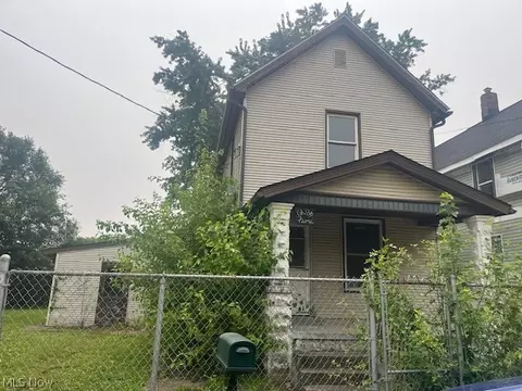 1304 17th St SW, Canton, OH 44706