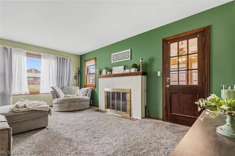 Living - 4418 Marcellus St NW, Canton, OH 44708 photo 2 of 3