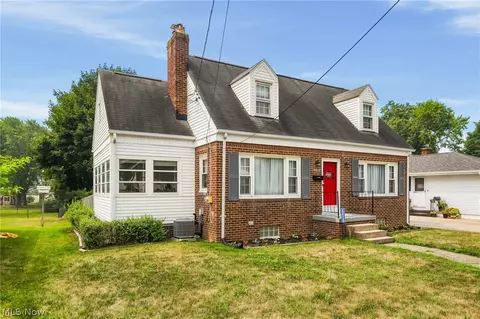 Exterior - 4418 Marcellus St NW, Canton, OH 44708 photo 2 of 8