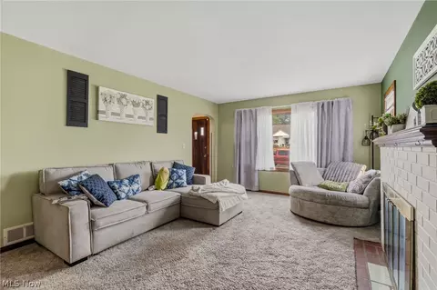 Living - 4418 Marcellus St NW, Canton, OH 44708 photo 3 of 3