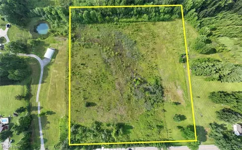 W South Range Road, North Lima, OH 44452