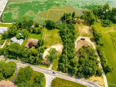 111 W Catawba Rd, Port Clinton, OH 43452