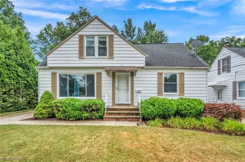 5528 Huron Rd, Lyndhurst, OH 44124