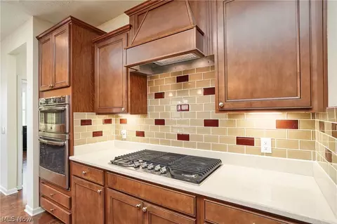 Kitchen - 531 Arbor Ln, Akron, OH 44321 photo 2 of 3