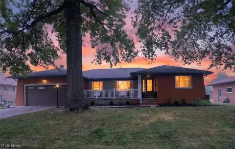 14395 Robert Dr, Middleburg Heights, OH 44130