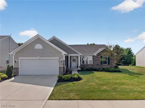 34805 Keller Farm Ct, Grafton, OH 44044