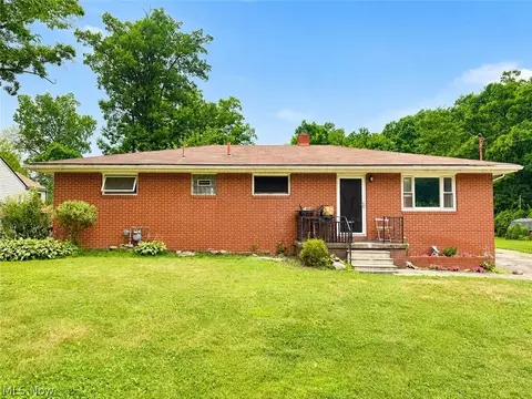 1216 Patchen Ave SE, Warren, OH 44484