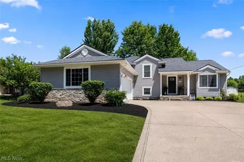 1193 Elm St, Grafton, OH 44044