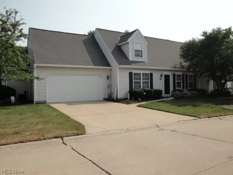 24619 Meadow Ln, Olmsted Falls, OH 44138