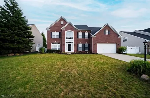 38691 Amberwood Dr, Avon, OH 44011