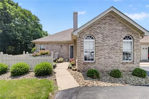 695 E Western Reserve Rd #2003, Poland, OH 44514