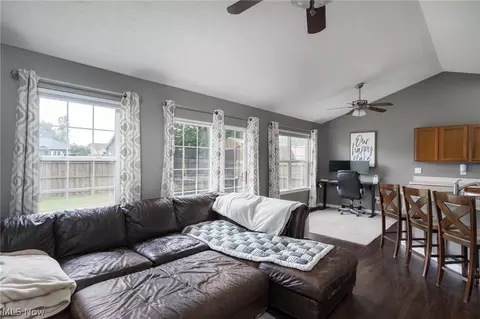 Living - 2293 Stonepath St, Lorain, OH 44052 photo 2 of 2