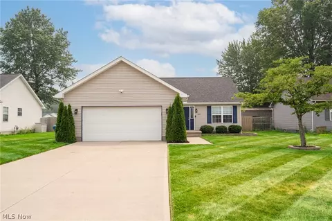 Exterior - 2293 Stonepath St, Lorain, OH 44052 photo 3 of 8