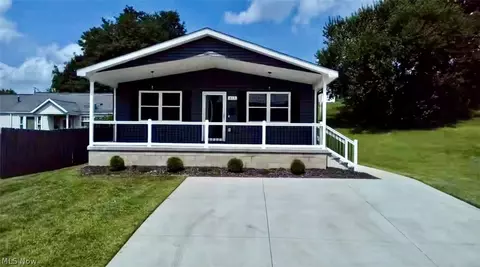 613 21st St, Vienna, WV 26105